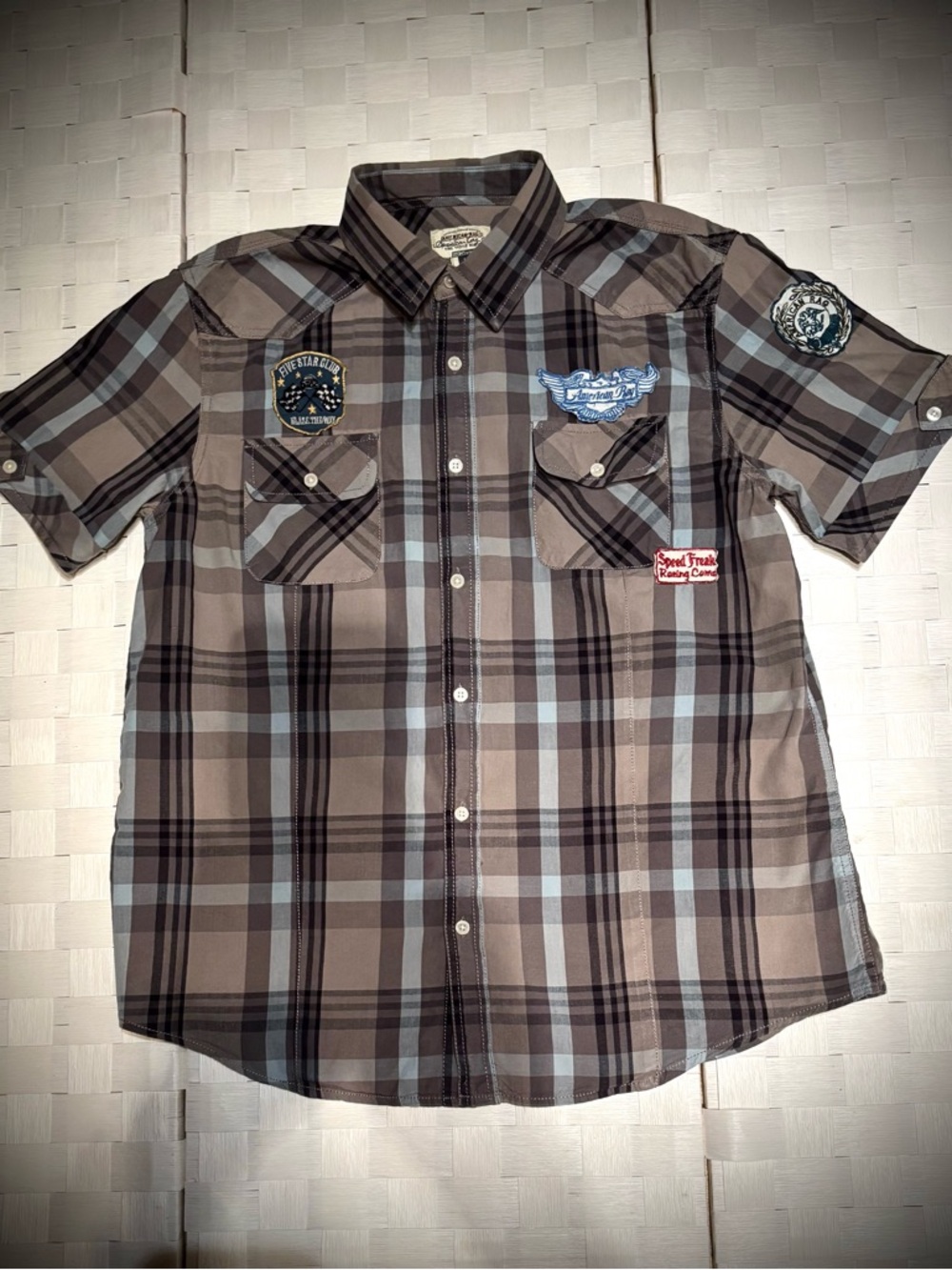 American Rag Men’s Plaid Cotton Vintage Shirt With Embroidered Patches. Size M
